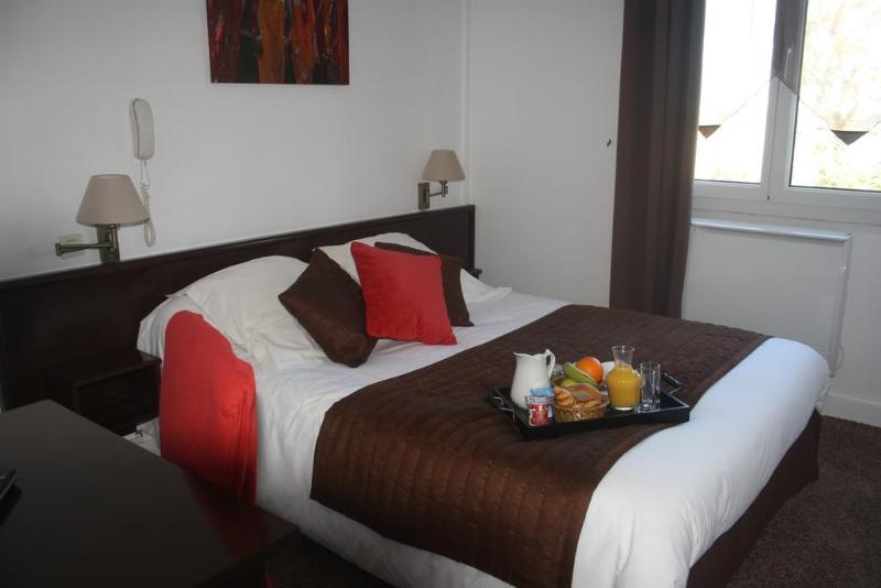 فندق Logis Hôtel Emeraude Des Bois