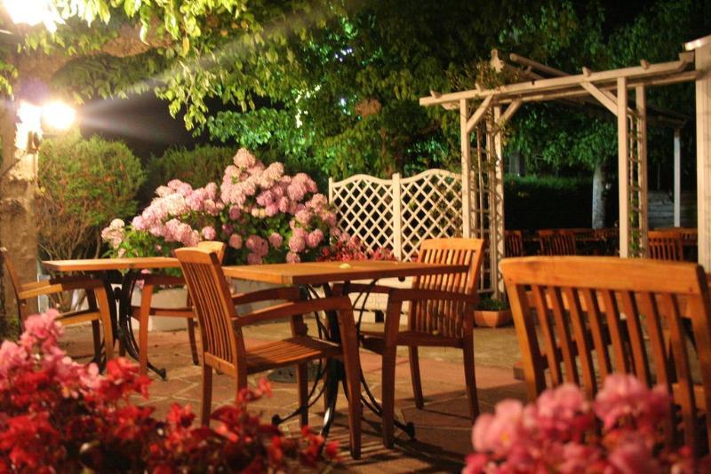 فندق Logis Hôtel Emeraude Des Bois