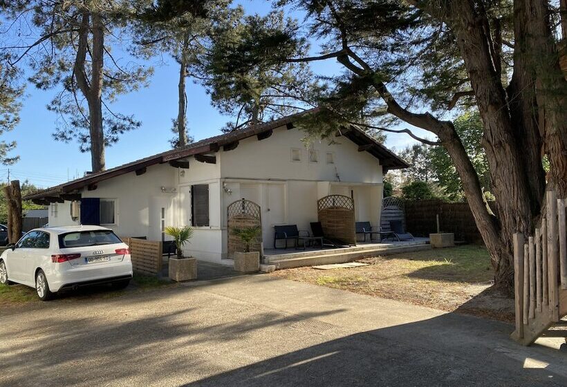 فندق Logis Hôtel Emeraude Des Bois