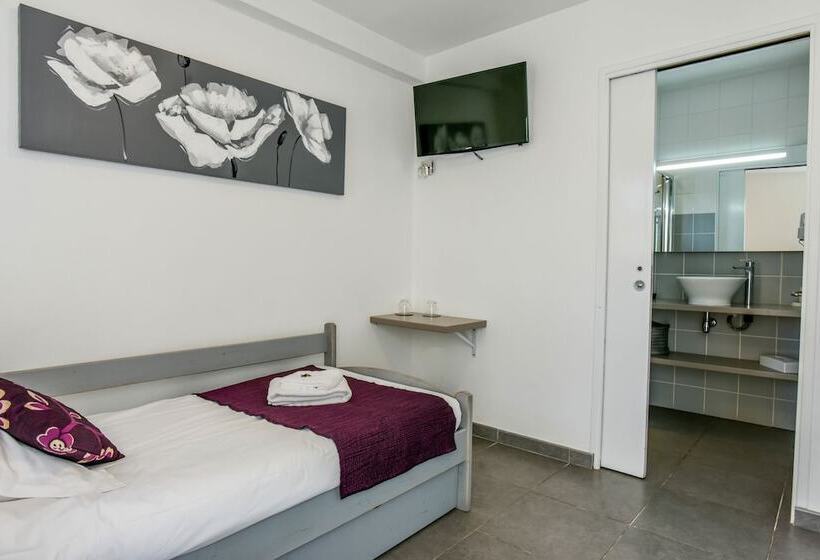 فندق Logis Hôtel Emeraude Des Bois