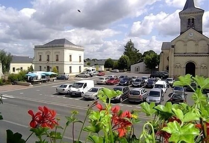 ホテル Logis Hôtel Saint Paul