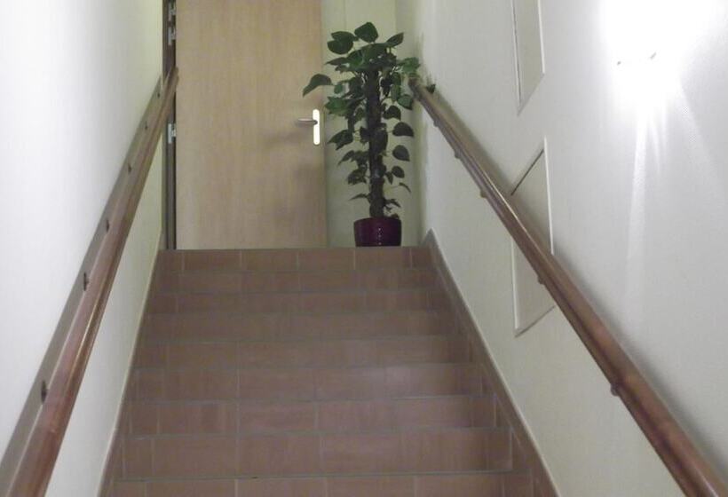 בית מלון כפרי Logis Jum