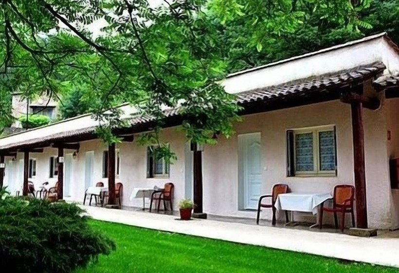 Logis Hotel Restaurant La Corniche Des Cevennes