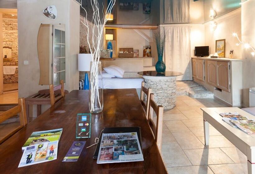 هتل Le Mas Du Luberon