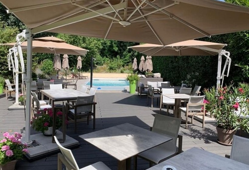 Logis Hotel Le Petit Casset