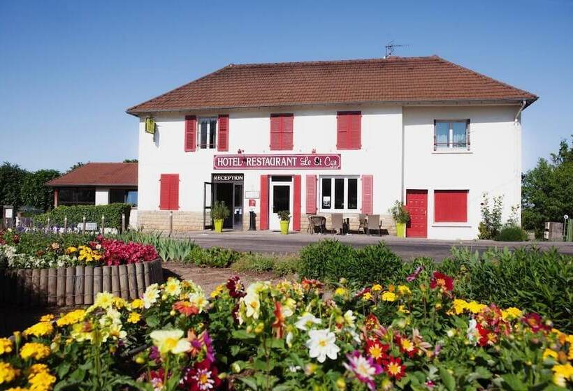 Отель Logis Le Saint Cyr