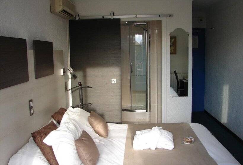 ホテル Logis Hôtel Restaurant Les Charmettes