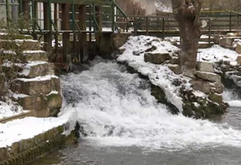 בית מלון כפרי Logis   Hôtel & Restaurant Moulin Des Forges