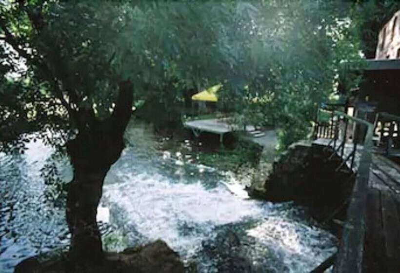 ホテル Logis   Hôtel & Restaurant Moulin Des Forges