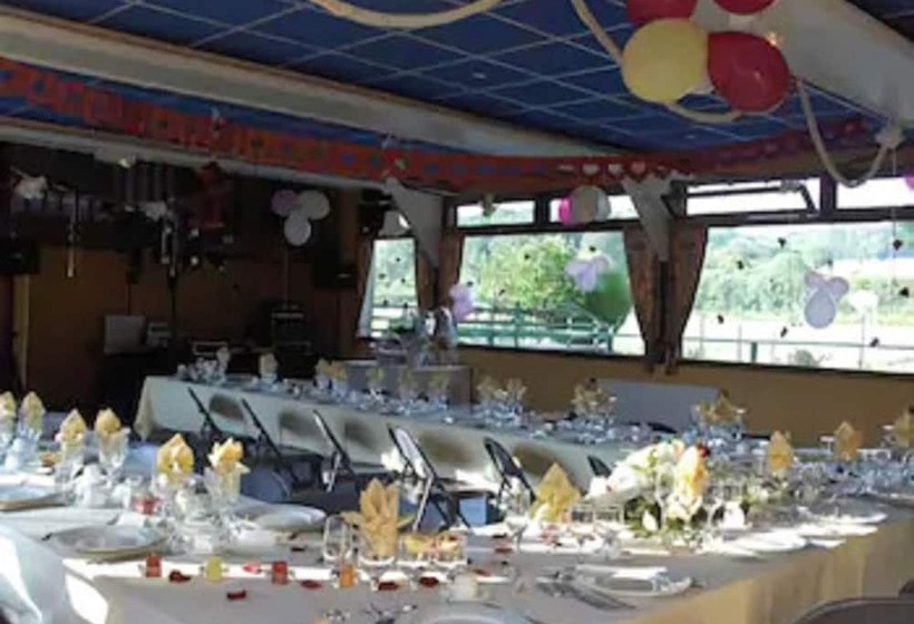 בית מלון כפרי Logis   Hôtel & Restaurant Moulin Des Forges