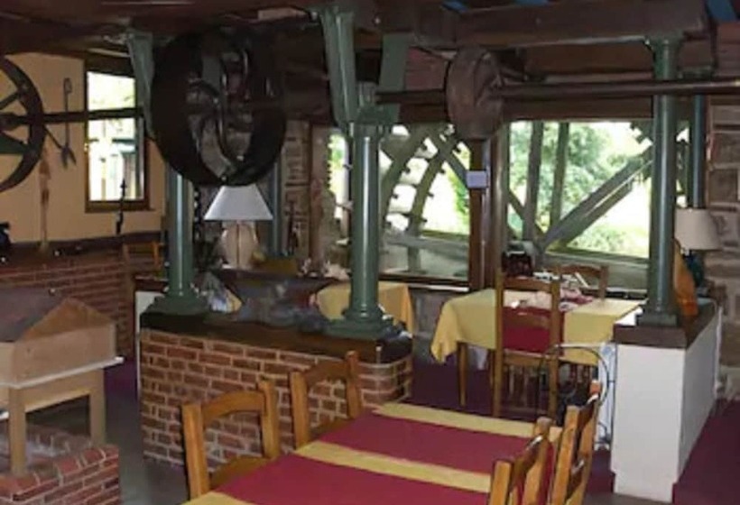 ホテル Logis   Hôtel & Restaurant Moulin Des Forges