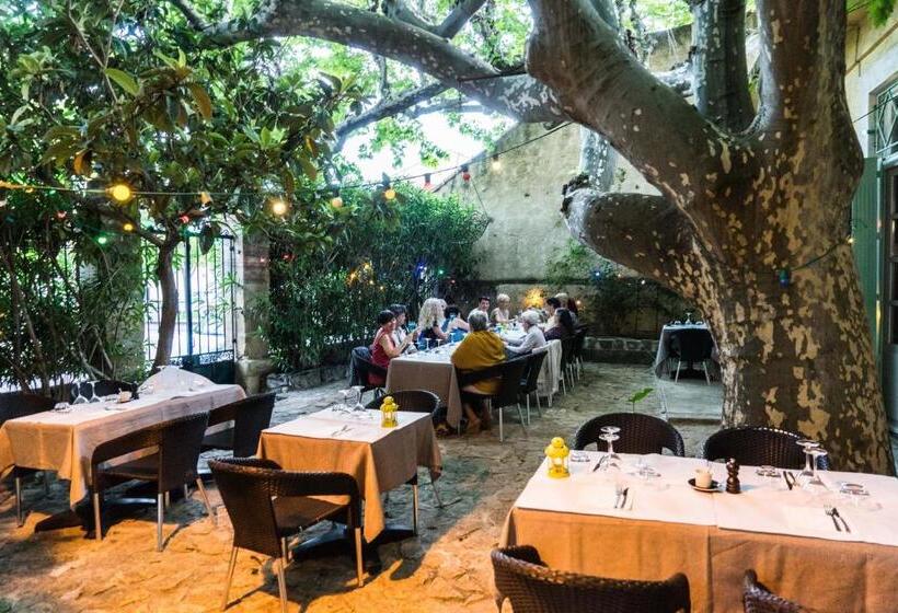 ホテル Logis Hôtel Restaurant De Provence