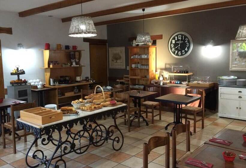 호텔 Logis Hôtel Restaurant Le Mas De Mon Père