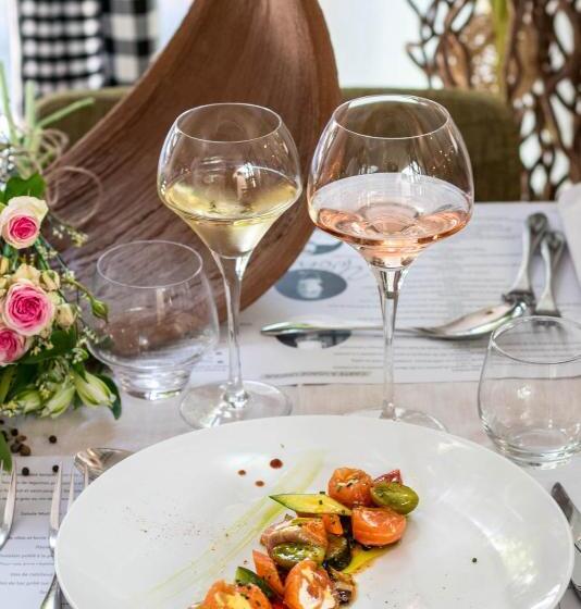 ホテル Logis Hôtel Tante Yvonne & Son Restaurant Semi Gastronomique   Lyon Nord