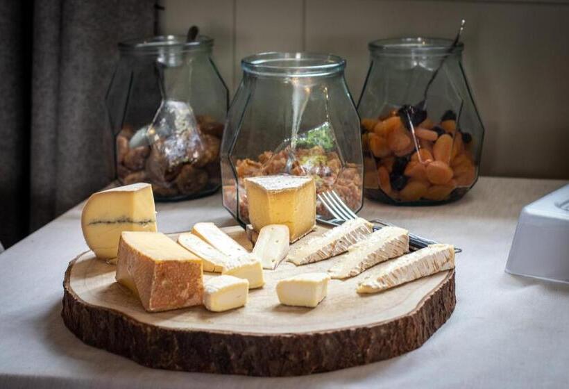 فندق Logis Hôtel Tante Yvonne & Son Restaurant Semi Gastronomique   Lyon Nord