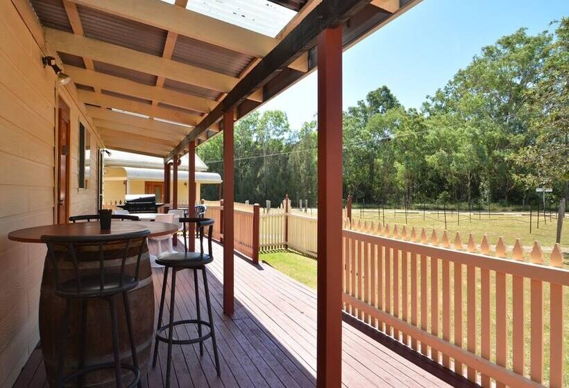 בית מלון כפרי Madigan Wine Country Cottages