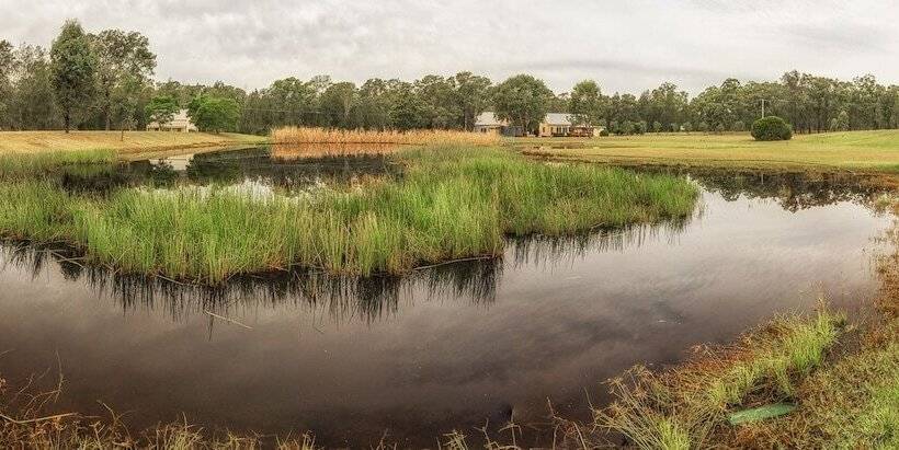 בית מלון כפרי Madigan Wine Country Cottages