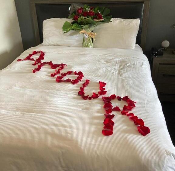 Отель Manoir Lac Etchemin