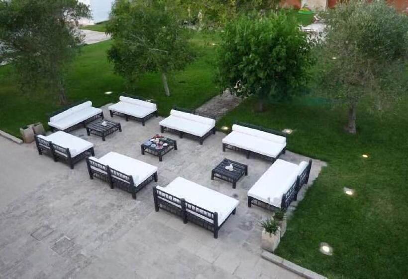 هتل Masseria Montelauro