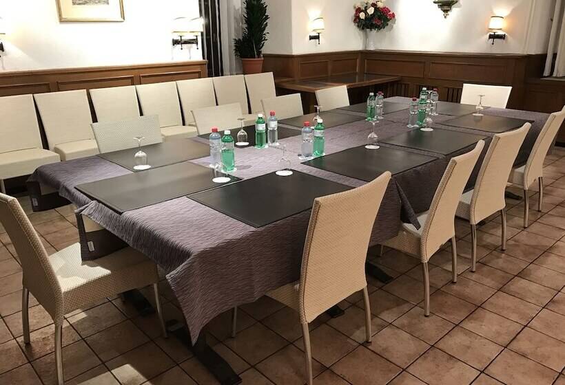 בית מלון כפרי Murtenhof & Krone