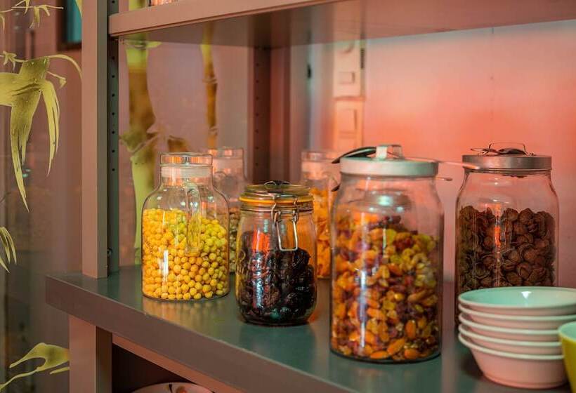 Logis Hotel Noemys Brive   Restaurant Le Teinchurier