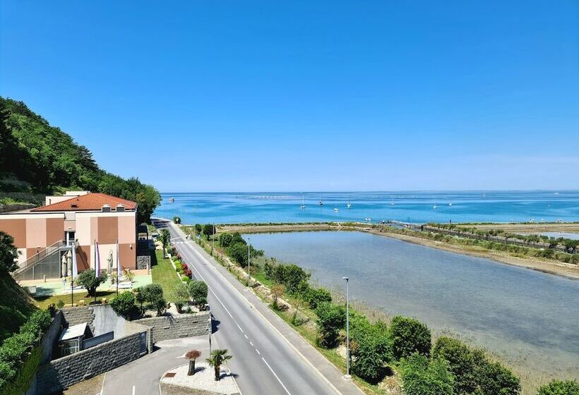 هتل Oleander  Oleander Resort