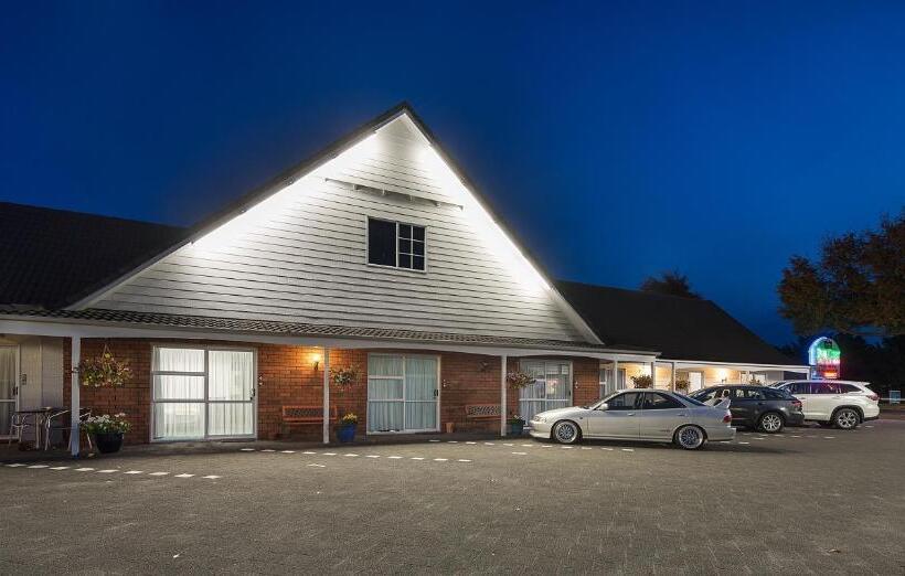 Отель Palm Court Motor Inn