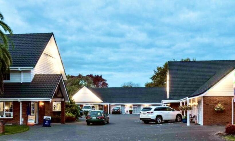 Отель Palm Court Motor Inn