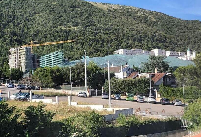 هتل Perla Del Gargano