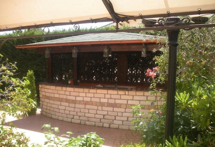 هتل Perla Del Gargano