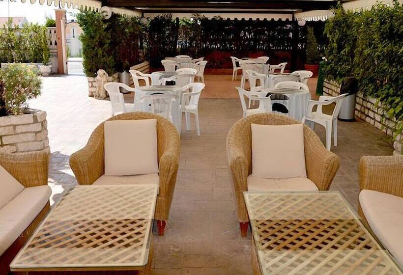 هتل Perla Del Gargano