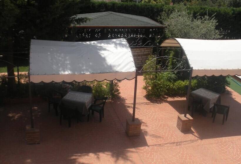 هتل Perla Del Gargano