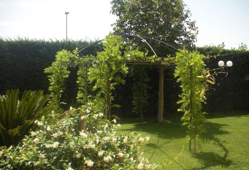 هتل Perla Del Gargano