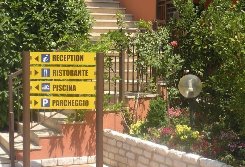 هتل Perla Del Gargano