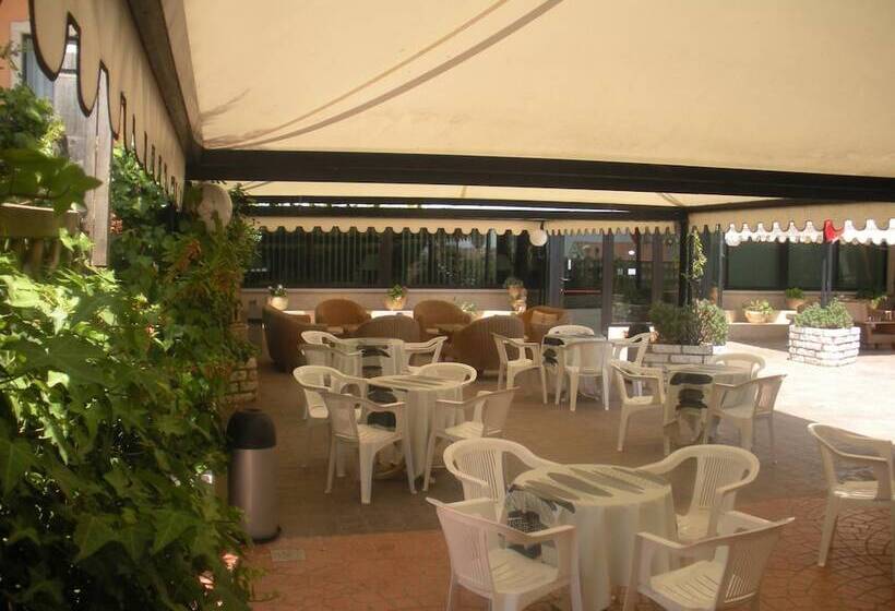 هتل Perla Del Gargano