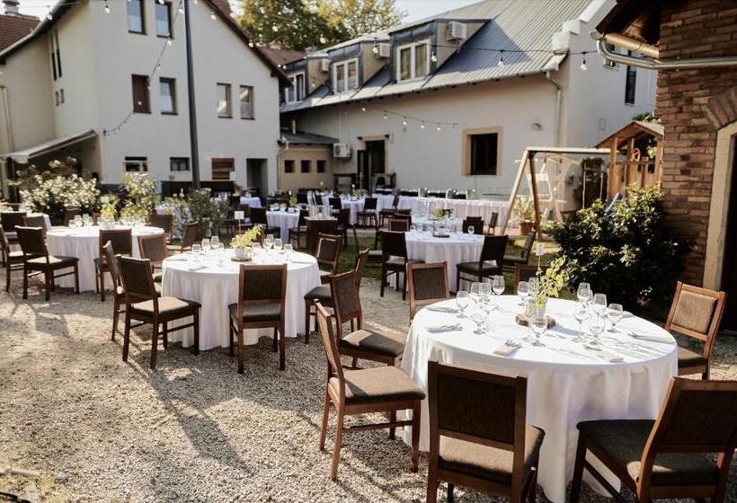 Révész Hotel, Restaurant And Rosa Spa