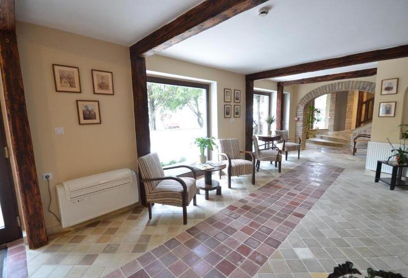 Révész Hotel, Restaurant And Rosa Spa