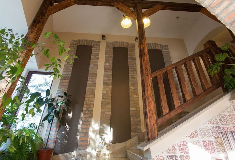 Révész Hotel, Restaurant And Rosa Spa