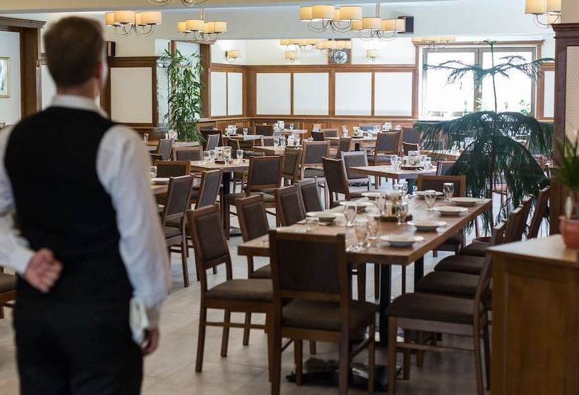 Révész Hotel, Restaurant And Rosa Spa