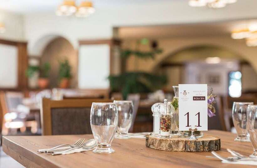 Révész Hotel, Restaurant And Rosa Spa