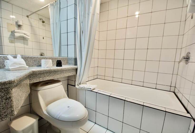 Отель Santa Monica