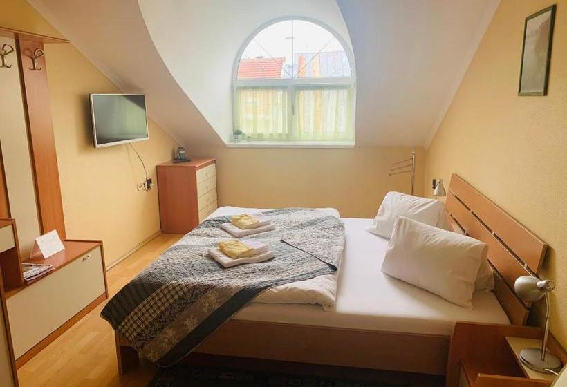 Stevea / Bývalý Hotel Steve