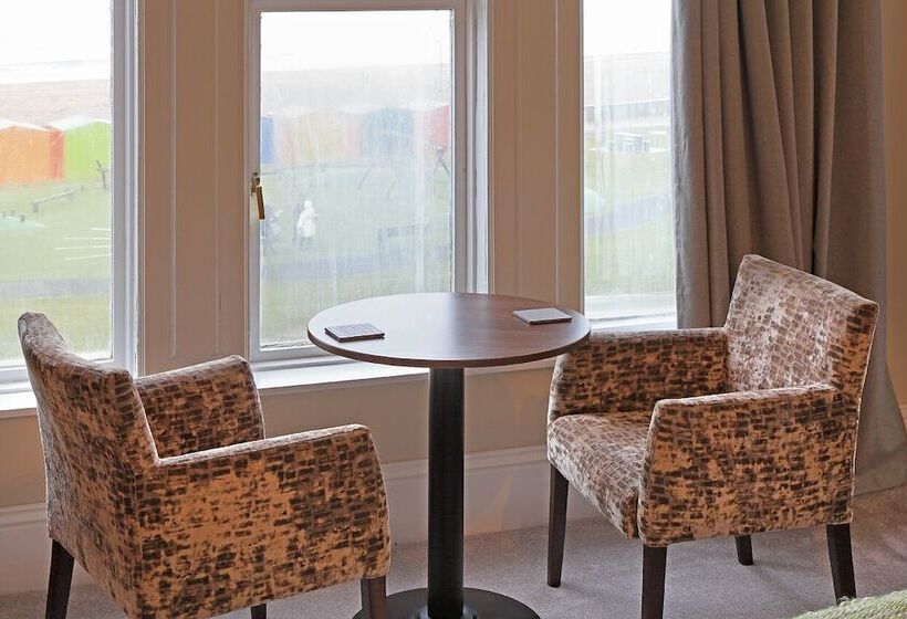 בית מלון כפרי The Marine