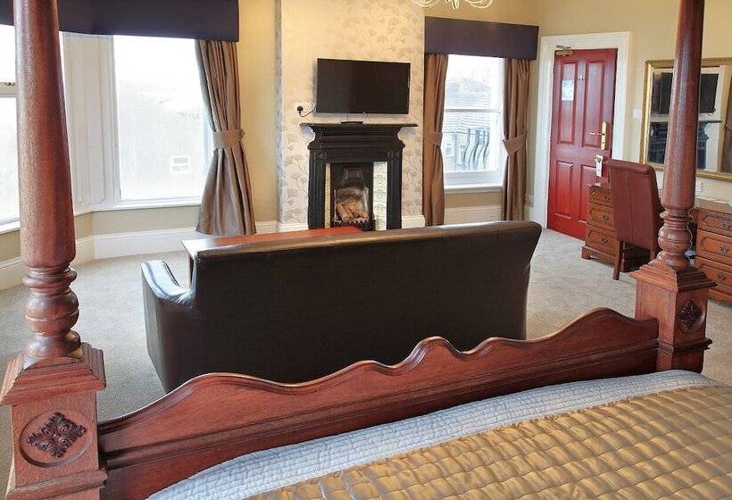 בית מלון כפרי The Marine