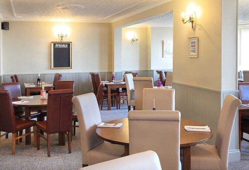 בית מלון כפרי The Marine