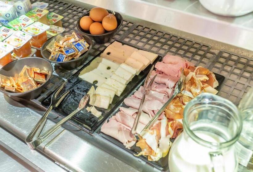 בית מלון כפרי The Originals Access, Hôtel Bourges Gare