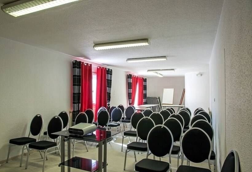 ホテル The Originals City, Hôtel La Siesta, Annonay Est