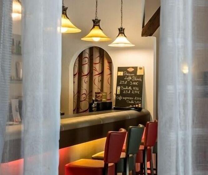 ホテル The Originals City, Hôtel La Siesta, Annonay Est