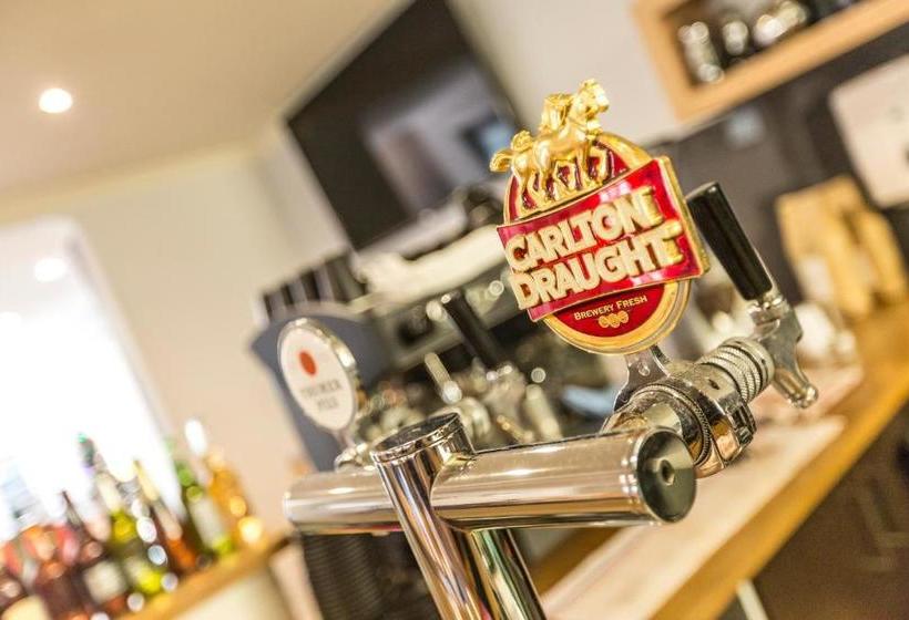 호텔 The Waverley International