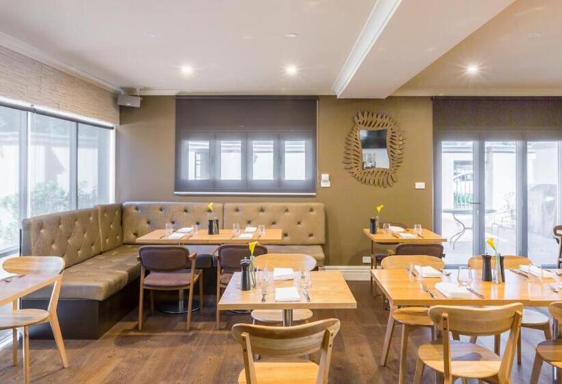 호텔 The Waverley International